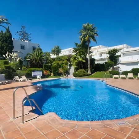 Hébergement de vacances Townhouse Near Puerto Banus-heated Pool