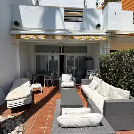 Hébergement de vacances Townhouse Near Puerto Banus-heated Pool