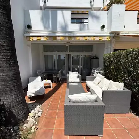 Townhouse Near Puerto Banus-heated Pool Hébergement de vacances *