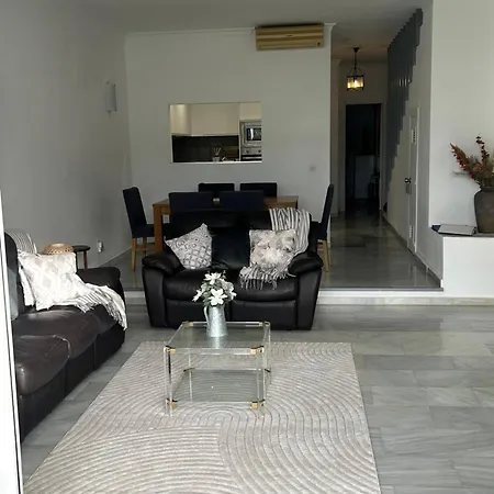 Townhouse Near Puerto Banus-heated Pool Hébergement de vacances *
