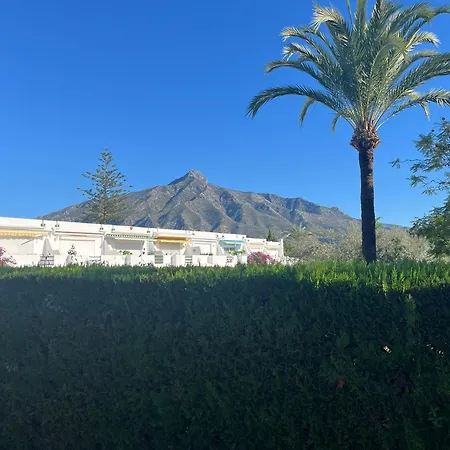 Hébergement de vacances Townhouse Near Puerto Banus-heated Pool Marbellac