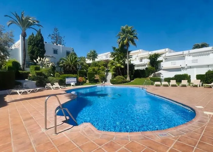 Hébergement de vacances Townhouse Near Puerto Banus-heated Pool
