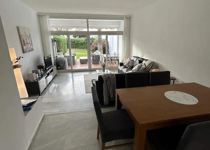 Hébergement de vacances Townhouse Near Puerto Banus-heated Pool *