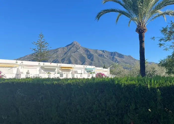 Hébergement de vacances Townhouse Near Puerto Banus-heated Pool Marbellac