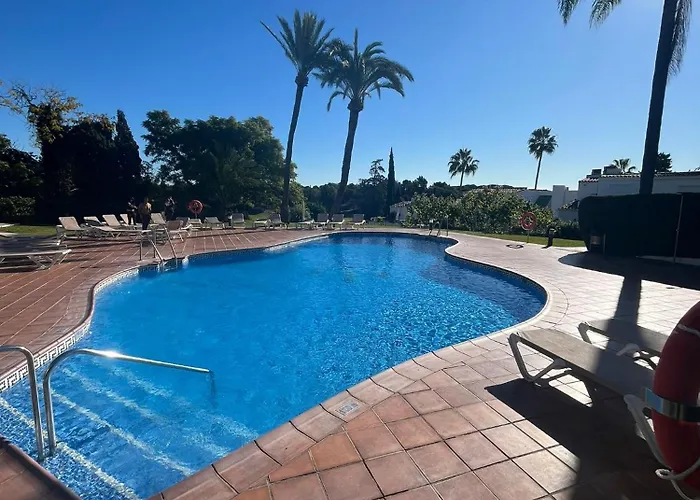 Hébergement de vacances Townhouse Near Puerto Banus-heated Pool