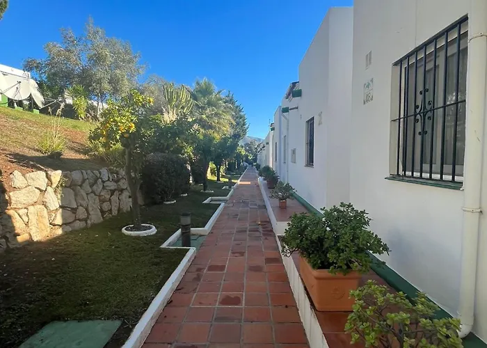 Hébergement de vacances Townhouse Near Puerto Banus-heated Pool
