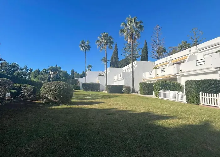 Hébergement de vacances Townhouse Near Puerto Banus-heated Pool