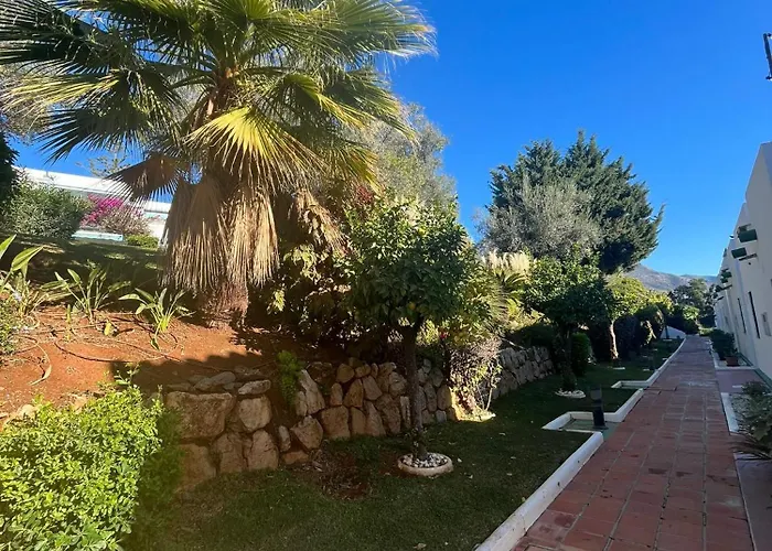 Hébergement de vacances Townhouse Near Puerto Banus-heated Pool