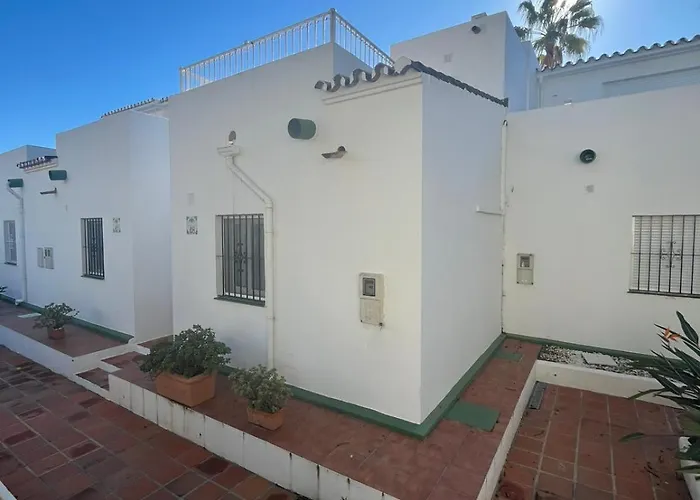 Townhouse Near Puerto Banus-heated Pool Hébergement de vacances Marbellac
